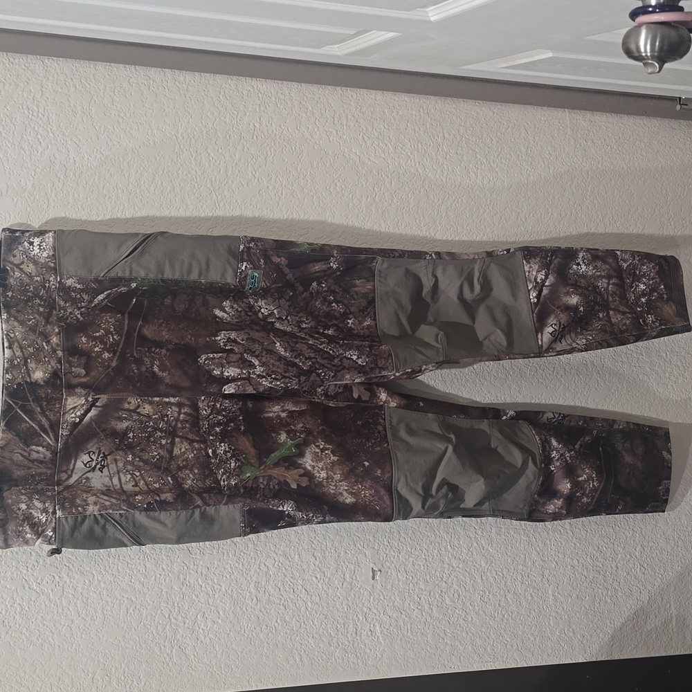 Women's Camouflage Cargo Pants